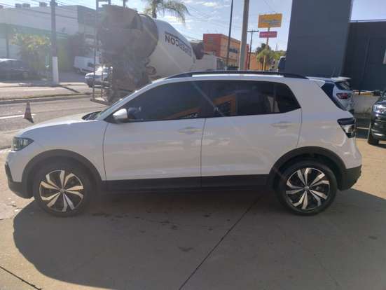 VOLKSWAGEN-T-CROSS-2021