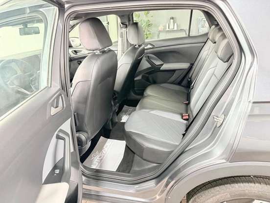 VOLKSWAGEN-T-CROSS-2024