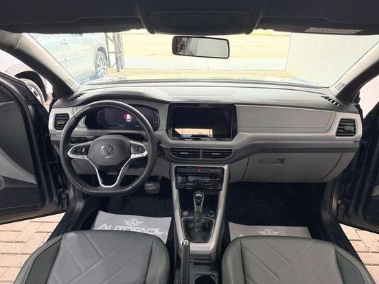 VOLKSWAGEN-T-CROSS-2024