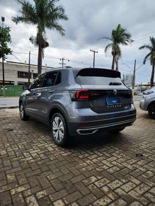 VOLKSWAGEN-T-CROSS-2019