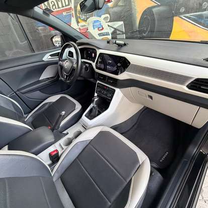 VOLKSWAGEN-T-CROSS-2019