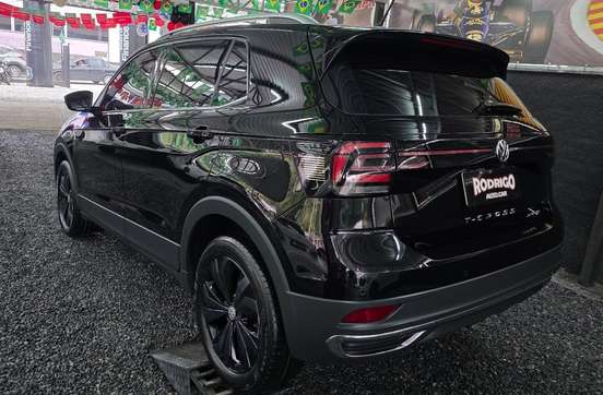 VOLKSWAGEN-T-CROSS-2020