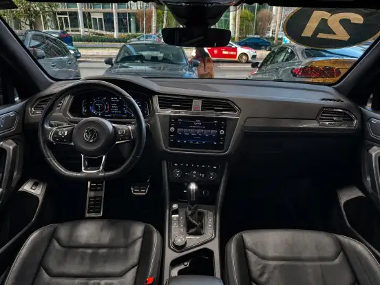 VOLKSWAGEN-TIGUAN-2021