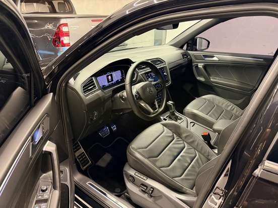 VOLKSWAGEN-TIGUAN-2.0 300 TSI GASOLINA ALLSPACE R-LINE AUTOMÁTICO VOLKSWAGEN-TIGUAN-2024
