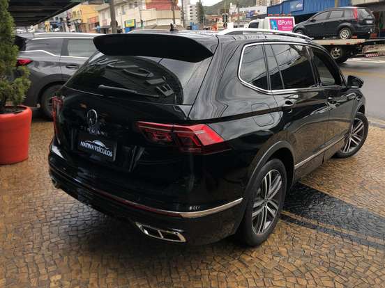VOLKSWAGEN-TIGUAN-2023
