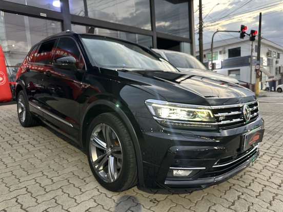 VOLKSWAGEN-TIGUAN-2020