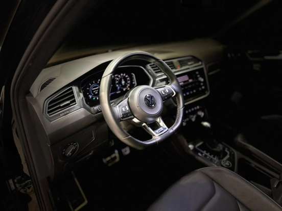 VOLKSWAGEN-TIGUAN-2021