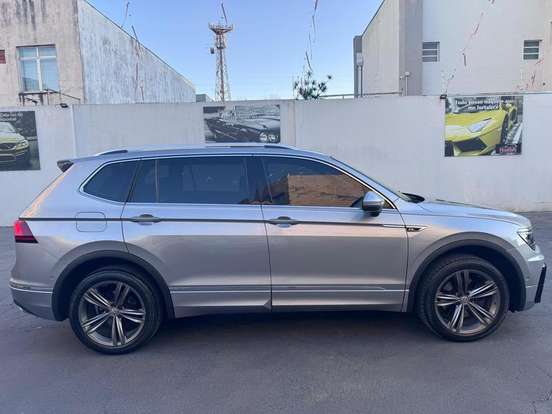 VOLKSWAGEN-TIGUAN-2019