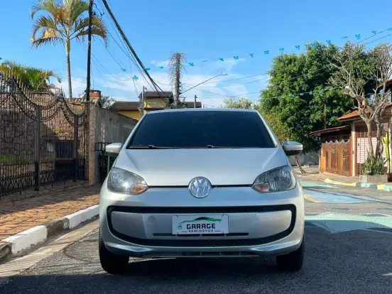 VOLKSWAGEN-UP-2015