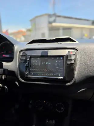 VOLKSWAGEN-UP-2018