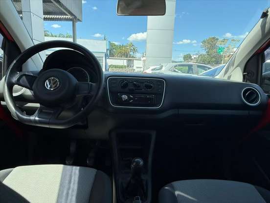 VOLKSWAGEN-UP-2014
