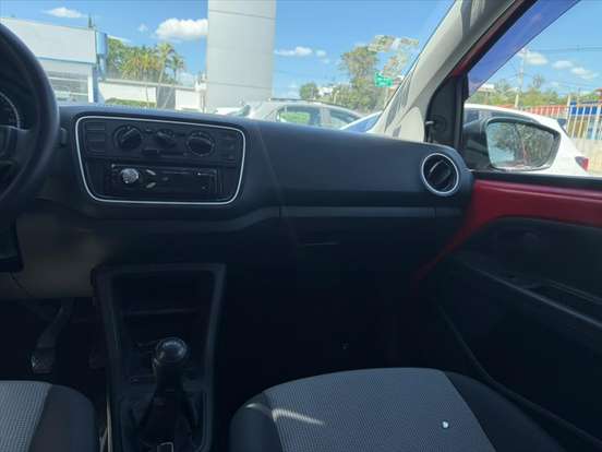 VOLKSWAGEN-UP-2014
