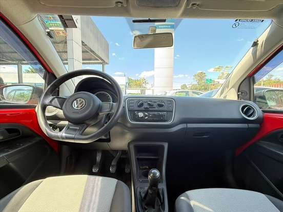 VOLKSWAGEN-UP-2014