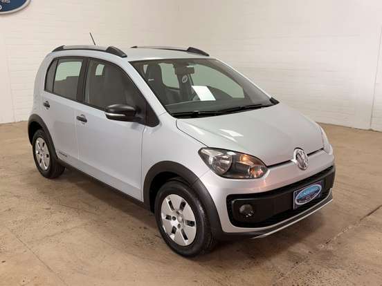 VOLKSWAGEN-UP-2016