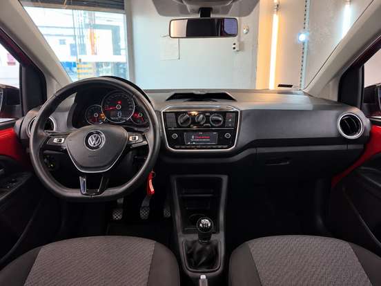 VOLKSWAGEN-UP-2019