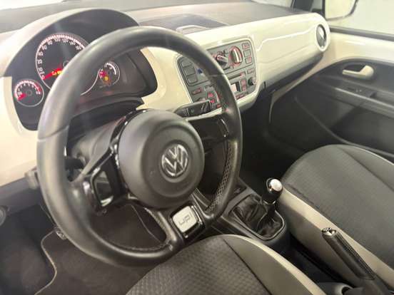 VOLKSWAGEN-UP-1.0 TSI MOVE UP 12V FLEX 4P MANUAL VOLKSWAGEN-UP-2017
