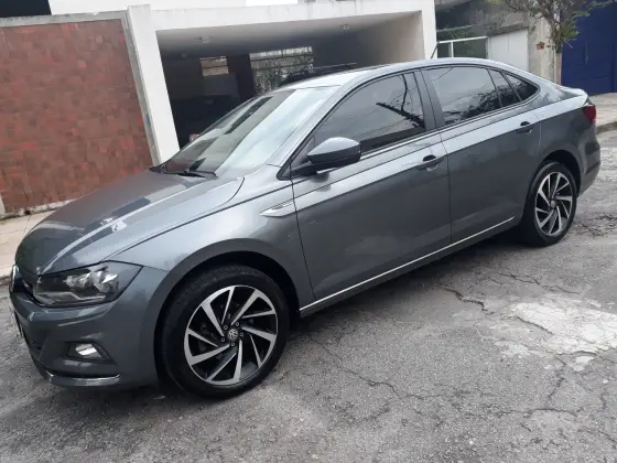 VOLKSWAGEN VIRTUS 1.0 200 TSI HIGHLINE AUTOMÁTICO