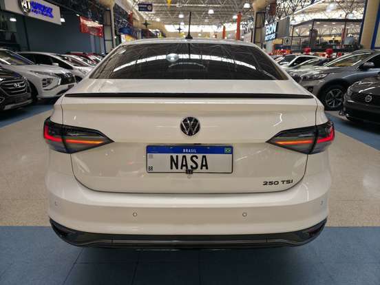 VOLKSWAGEN-VIRTUS-2023