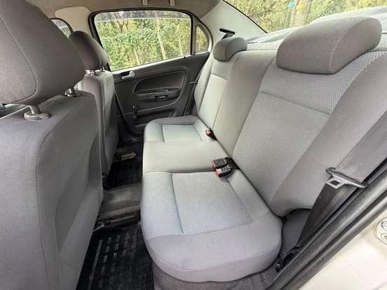 VOLKSWAGEN-VOYAGE-1.0 MI 8V FLEX 4P MANUAL VOLKSWAGEN-VOYAGE-2011