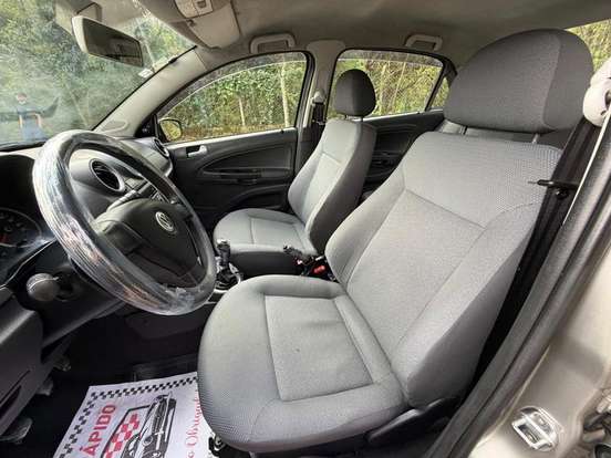 VOLKSWAGEN-VOYAGE-2011