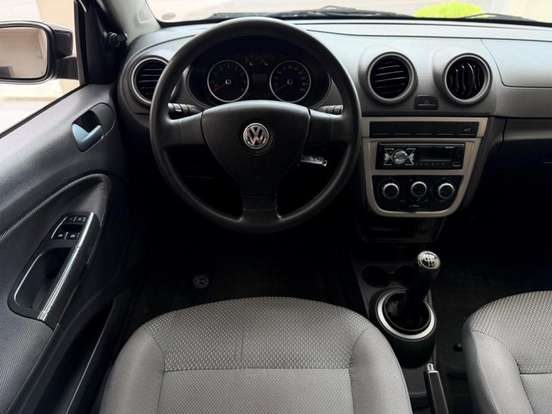 VOLKSWAGEN-VOYAGE-1.0 MI 8V FLEX 4P MANUAL VOLKSWAGEN-VOYAGE-2010
