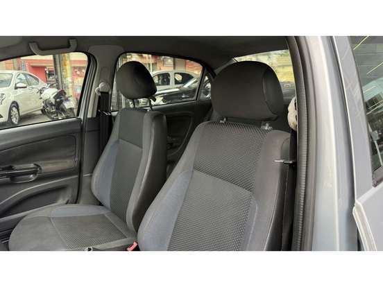 VOLKSWAGEN-VOYAGE-1.0 MI TRENDLINE 8V FLEX 4P MANUAL VOLKSWAGEN-VOYAGE-2014