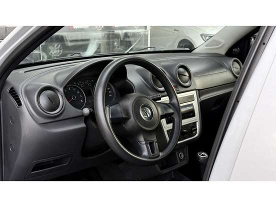 VOLKSWAGEN-VOYAGE-1.0 MI TRENDLINE 8V FLEX 4P MANUAL VOLKSWAGEN-VOYAGE-2014