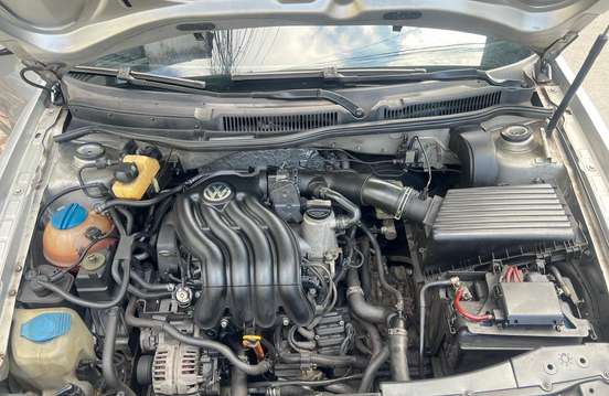VOLKSWAGEN-GOLF-2009