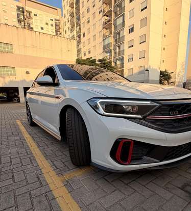 VOLKSWAGEN-JETTA-2023