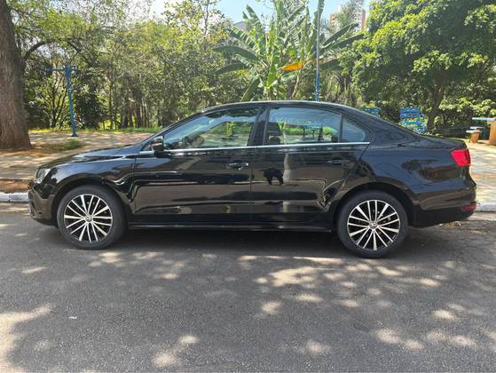 VOLKSWAGEN JETTA 2.0 TSI HIGHLINE 200CV GASOLINA 4P TIPTRONIC