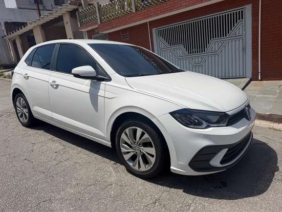 VOLKSWAGEN-POLO-2023
