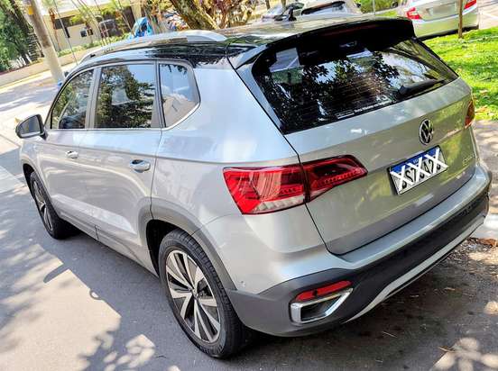 VOLKSWAGEN-TAOS-2023