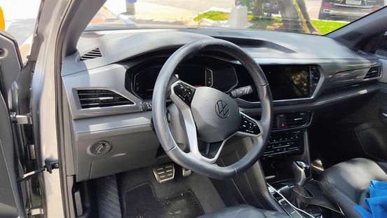 VOLKSWAGEN-TAOS-2023