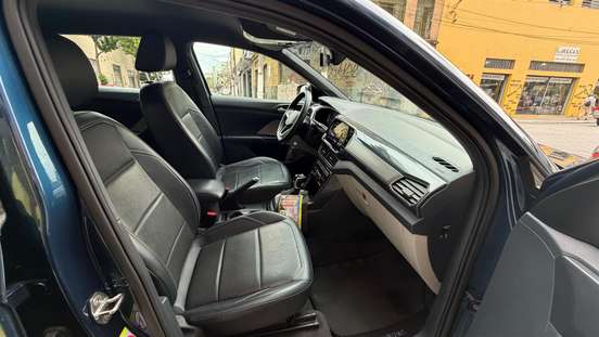 VOLKSWAGEN-T-CROSS-2023