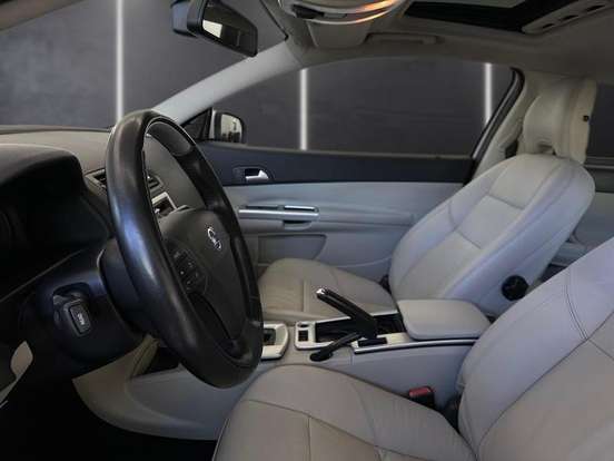 VOLVO-C30-2011