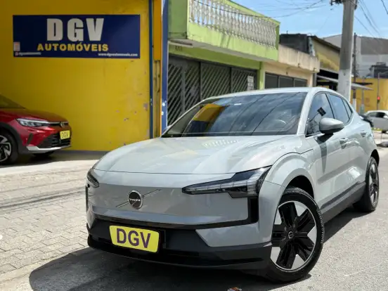VOLVO-EX30-2024
