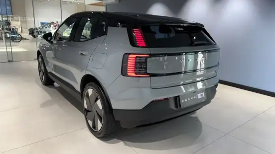 VOLVO-EX30-2024