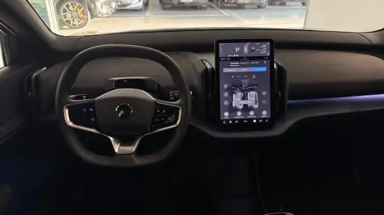 VOLVO-EX30-2024