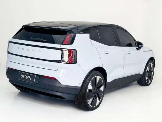 VOLVO-EX30-2024