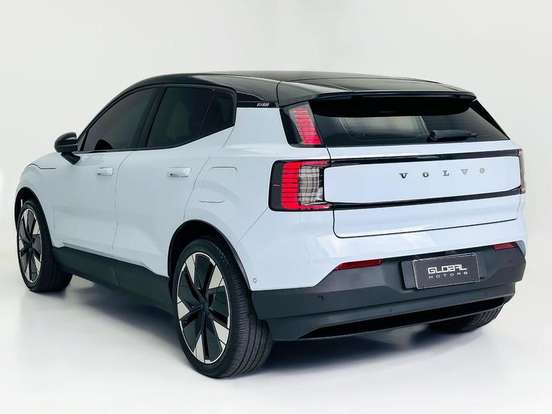 VOLVO-EX30-2024