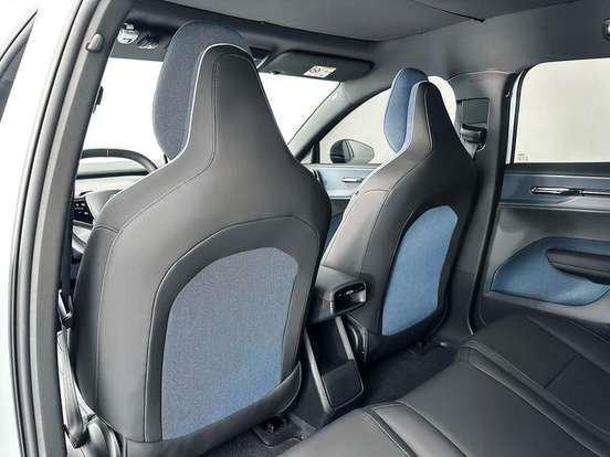 VOLVO-EX30-2024