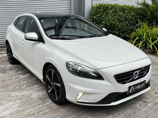 VOLVO-V40-2.0 T5 R DESIGN TURBO GASOLINA 4P AUTOMÁTICO VOLVO-V40-2014