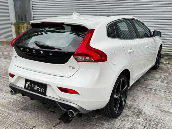 VOLVO-V40-2.0 T5 R DESIGN TURBO GASOLINA 4P AUTOMÁTICO VOLVO-V40-2014