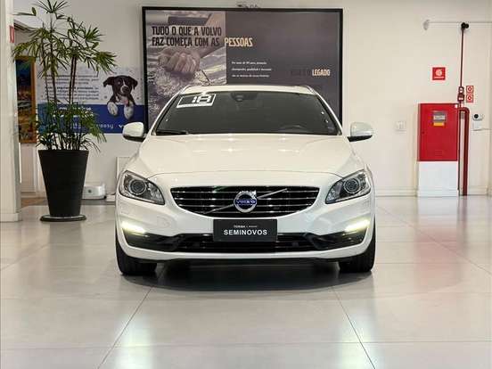 VOLVO-V60-2.0 T4 MOMENTUM GASOLINA 4P AUTOMÁTICO VOLVO-V60-2017