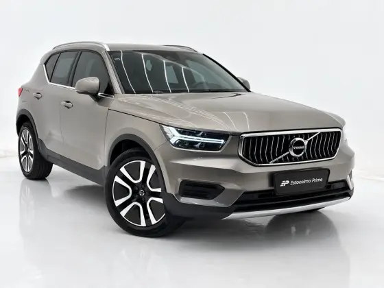 VOLVO XC40 1.5 T5 RECHARGE MOMENTUM GEARTRONIC