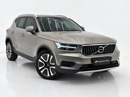 VOLVO-XC40-2020