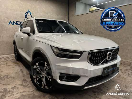 VOLVO-XC40-2021