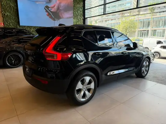 VOLVO-XC40-2.0 T4 GASOLINA GEARTRONIC VOLVO-XC40-2018