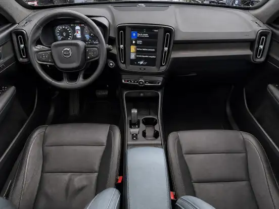 VOLVO-XC40-2.0 T4 GASOLINA GEARTRONIC VOLVO-XC40-2018