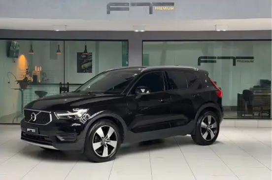 VOLVO-XC40-2018